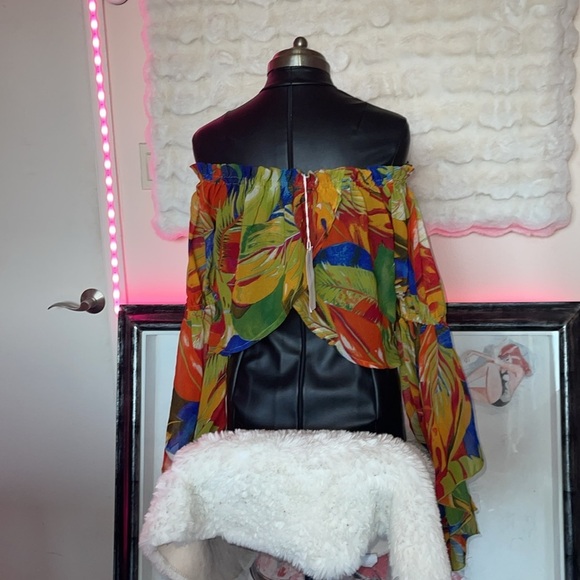 Live 4 Truth Red and Blue Off-the-Shoulder Crop Blouse - Picture 3 of 7